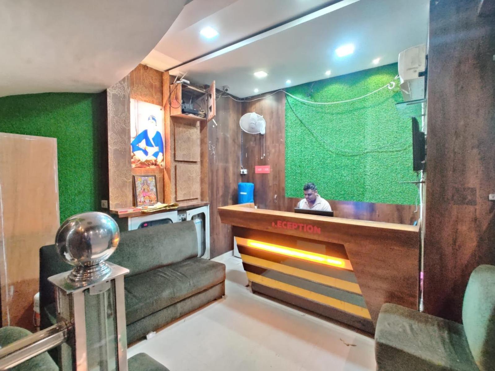 Hotel The Grandpark Amritsar Bagian luar foto