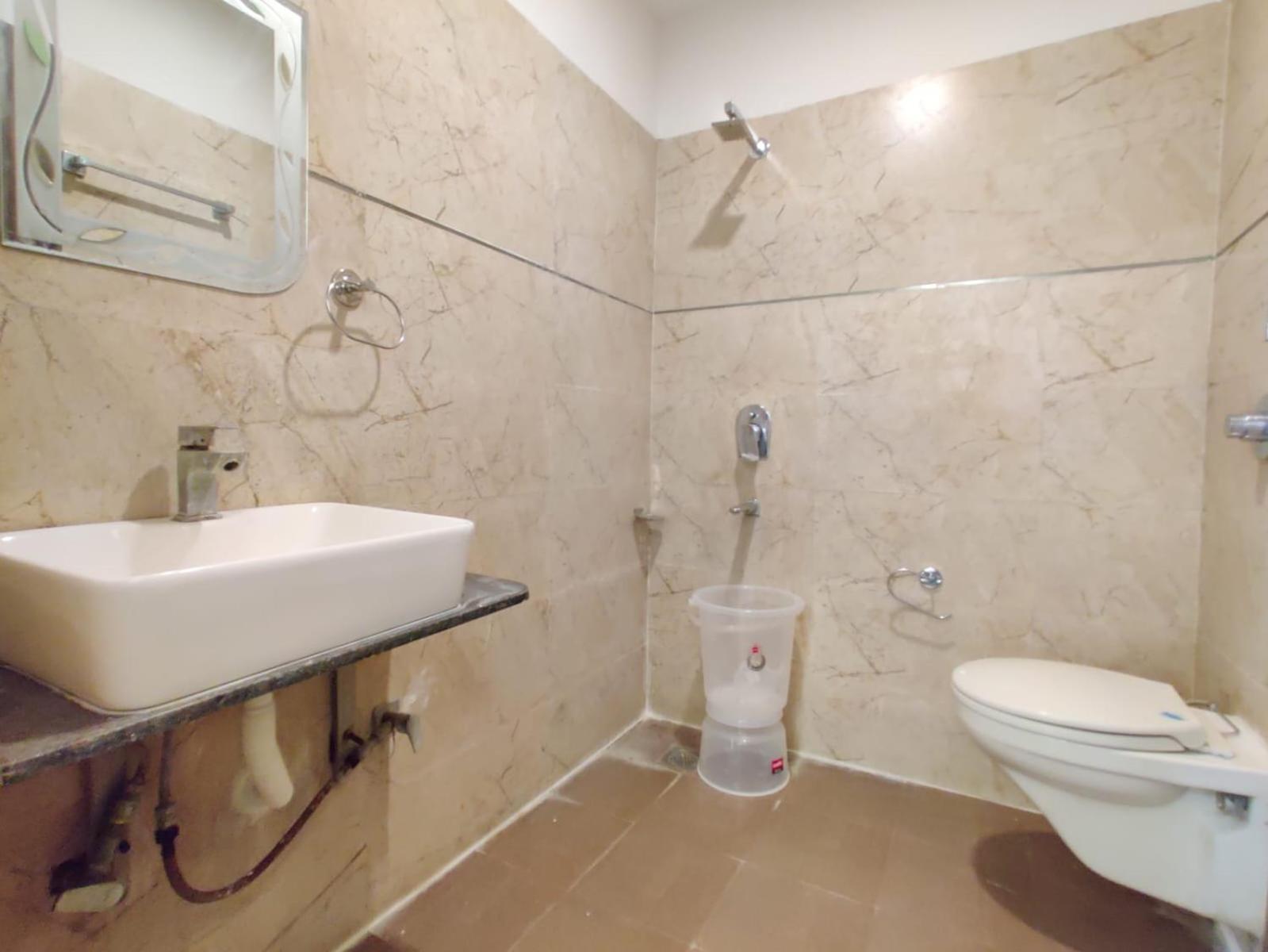 Hotel The Grandpark Amritsar Bagian luar foto