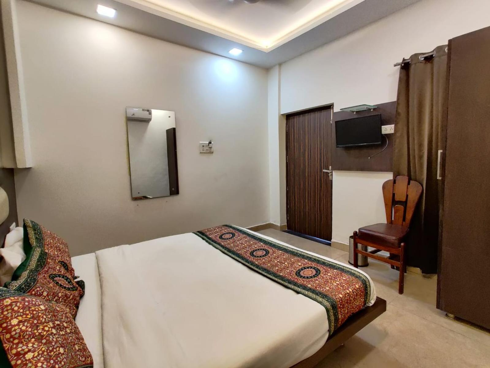 Hotel The Grandpark Amritsar Bagian luar foto