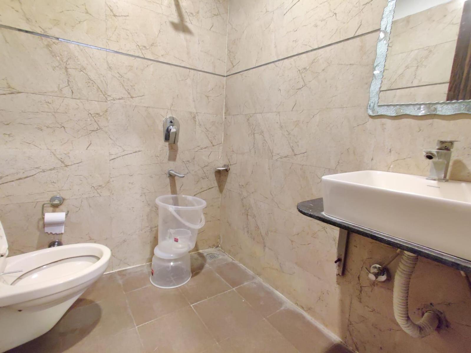 Hotel The Grandpark Amritsar Bagian luar foto
