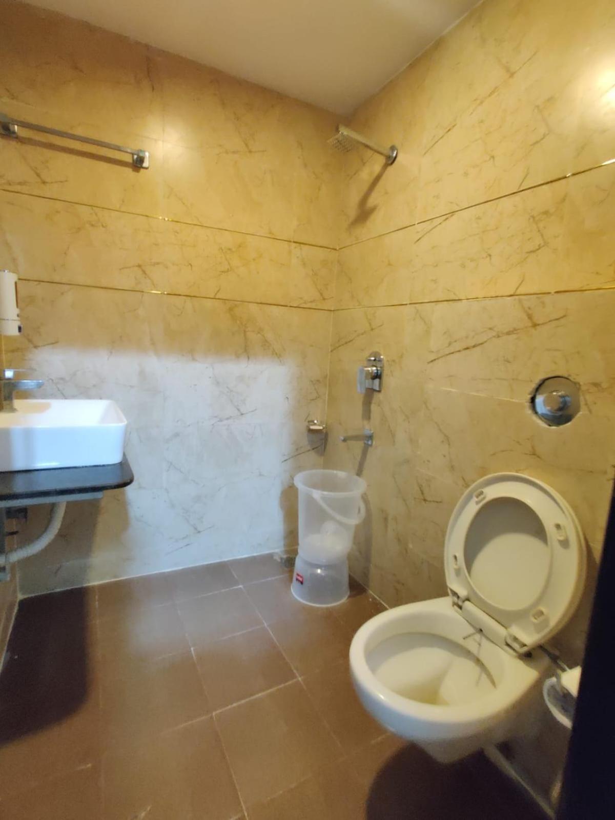 Hotel The Grandpark Amritsar Bagian luar foto