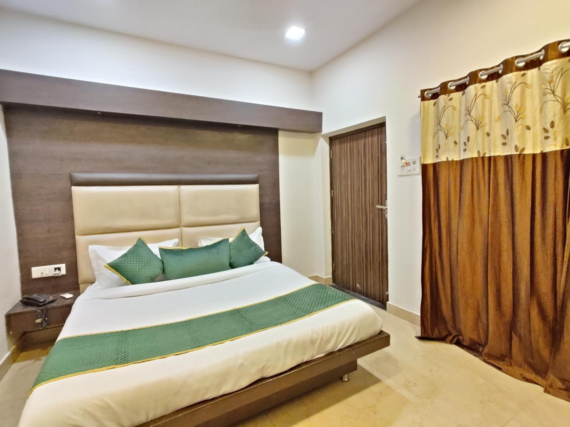 Hotel The Grandpark Amritsar Bagian luar foto